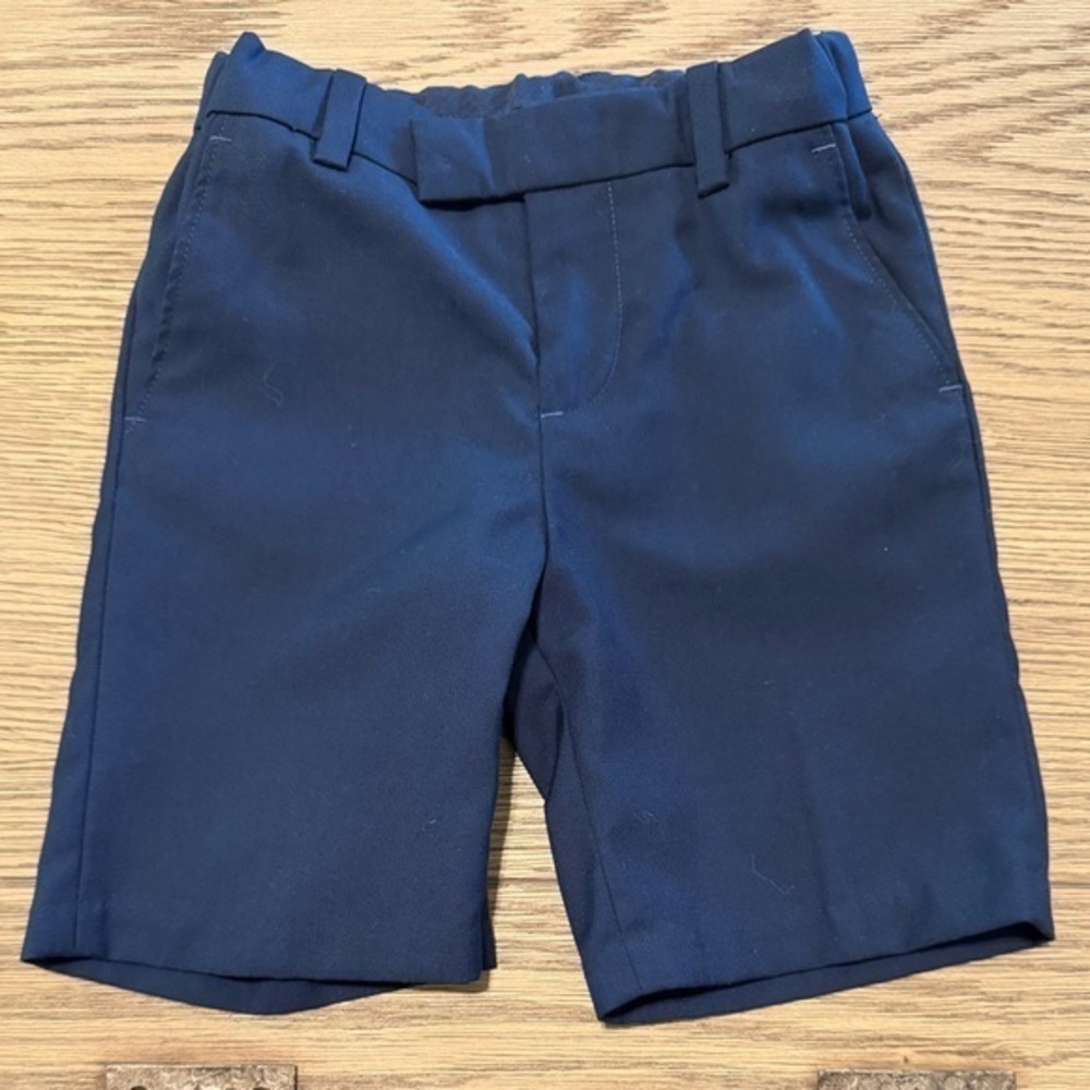 H&M Boys Dark Blue Buttoned Shorts. Adjustable waist. Size 3-4